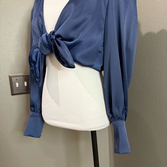 WAYF Blur Satin Wrap Crop Top Long Sleeve NWT - Picture 9 of 12